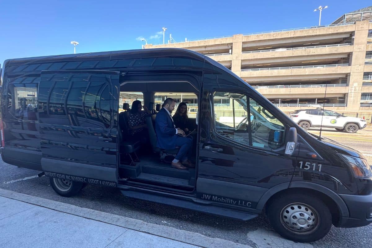 JFK Shared Ride Airport Shuttle Service to Midtown